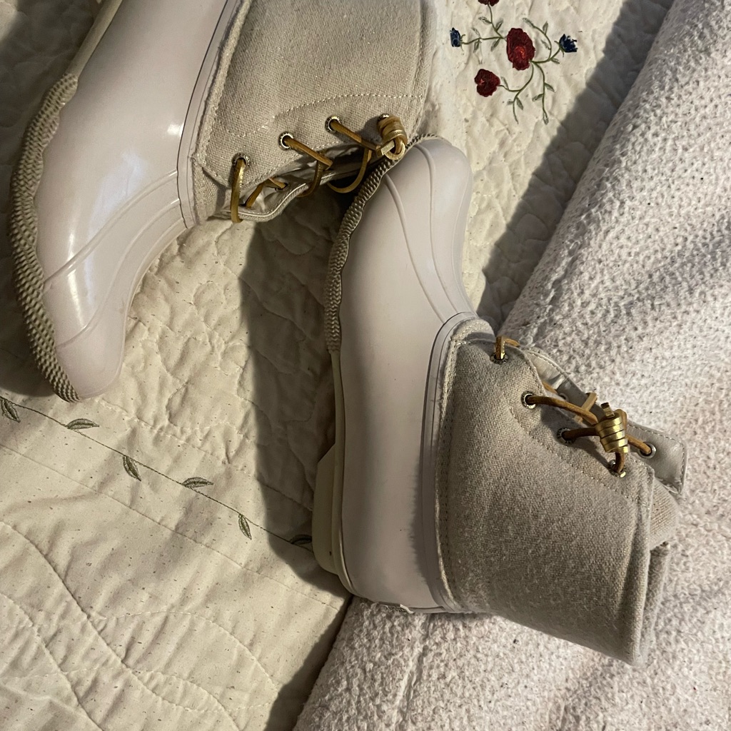 Cream Colored Sperrys Boots Size 10. Worn Maybe 2x